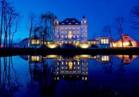 26_Palac Wojanow 02 Exterior evening